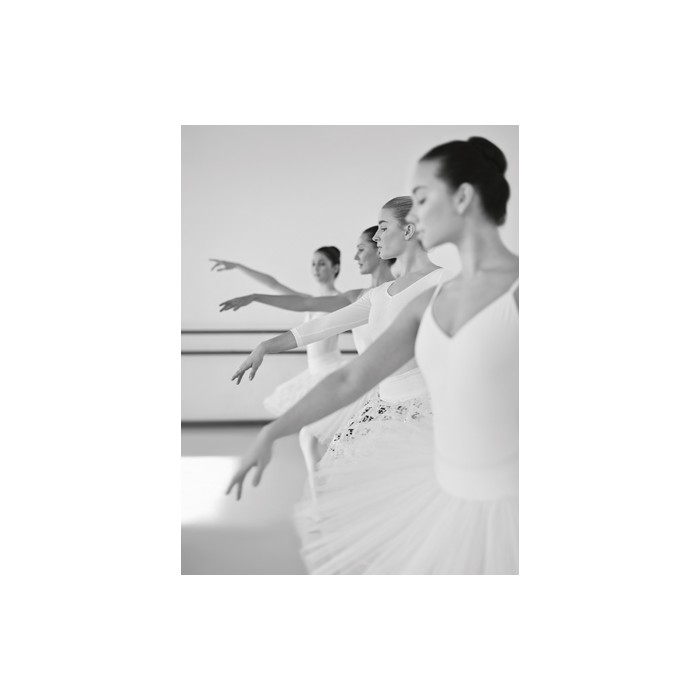 BALLET DANCERS POSING IN STUDIO