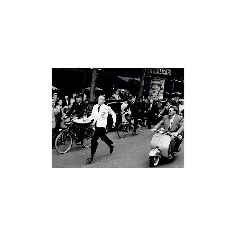 WAITERS' RACE IN PARIS, 1954