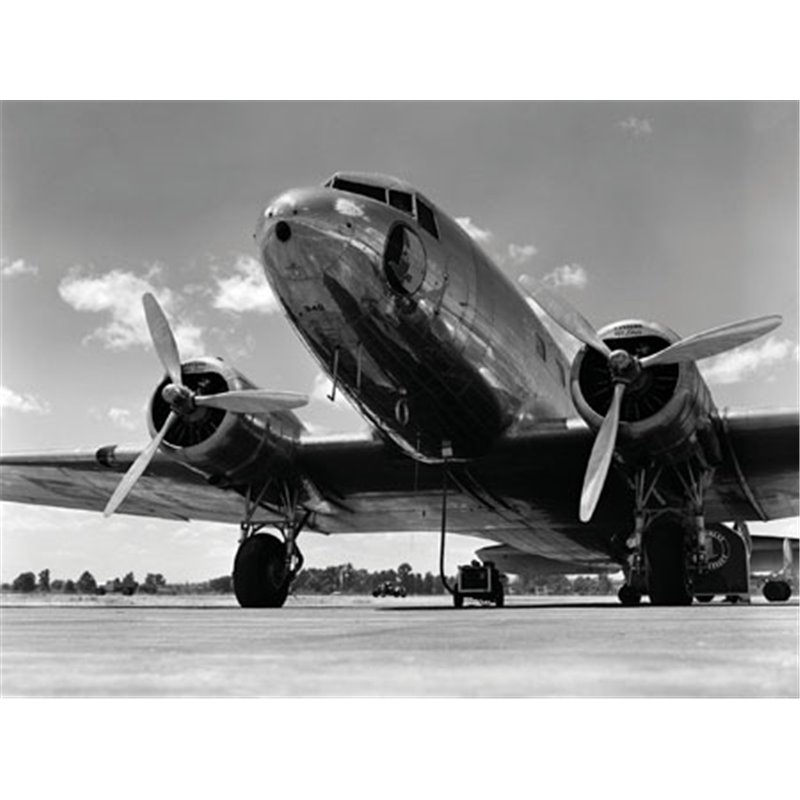 1940S PASSENGER AIRPLANE