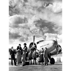 PASSENGER AT AVIATION FIELD AT NEWARK NJ, 1940S