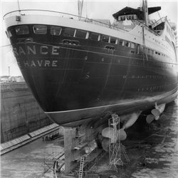 Le paquebot France dans le chantier naval de Saint Nazaire, 1961