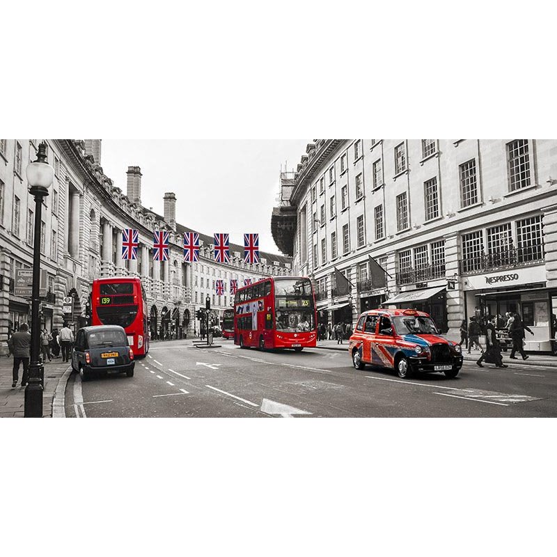 Buses and taxis in Oxford Street, London