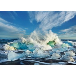 Waves breaking, Iceland